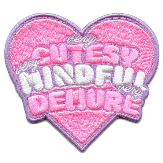 Patch mignon et coquet en forme de cœur très attentif et discret brodé à repasser