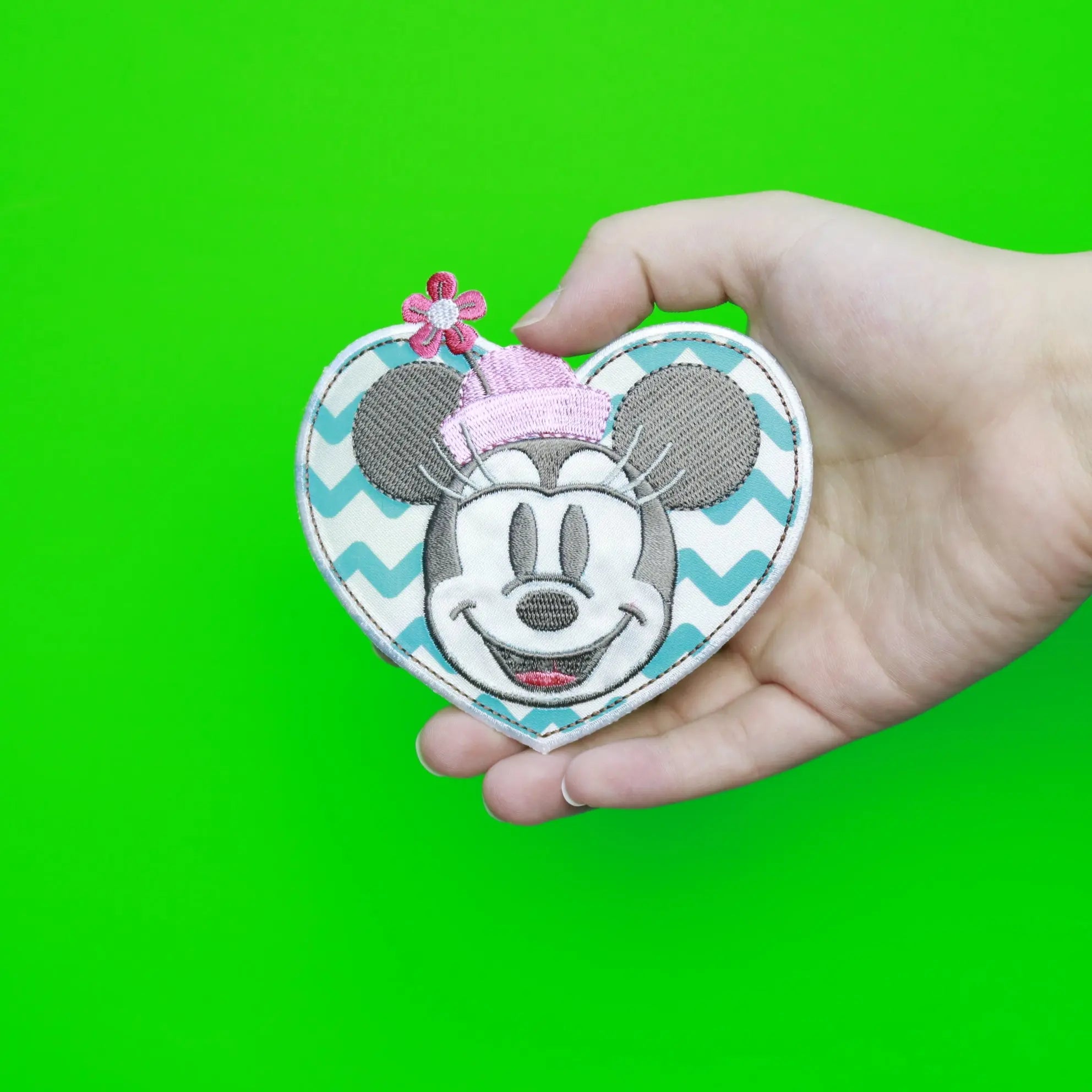 Disney Minnie Head In A Heart Embroidered Applique Iron On Patch