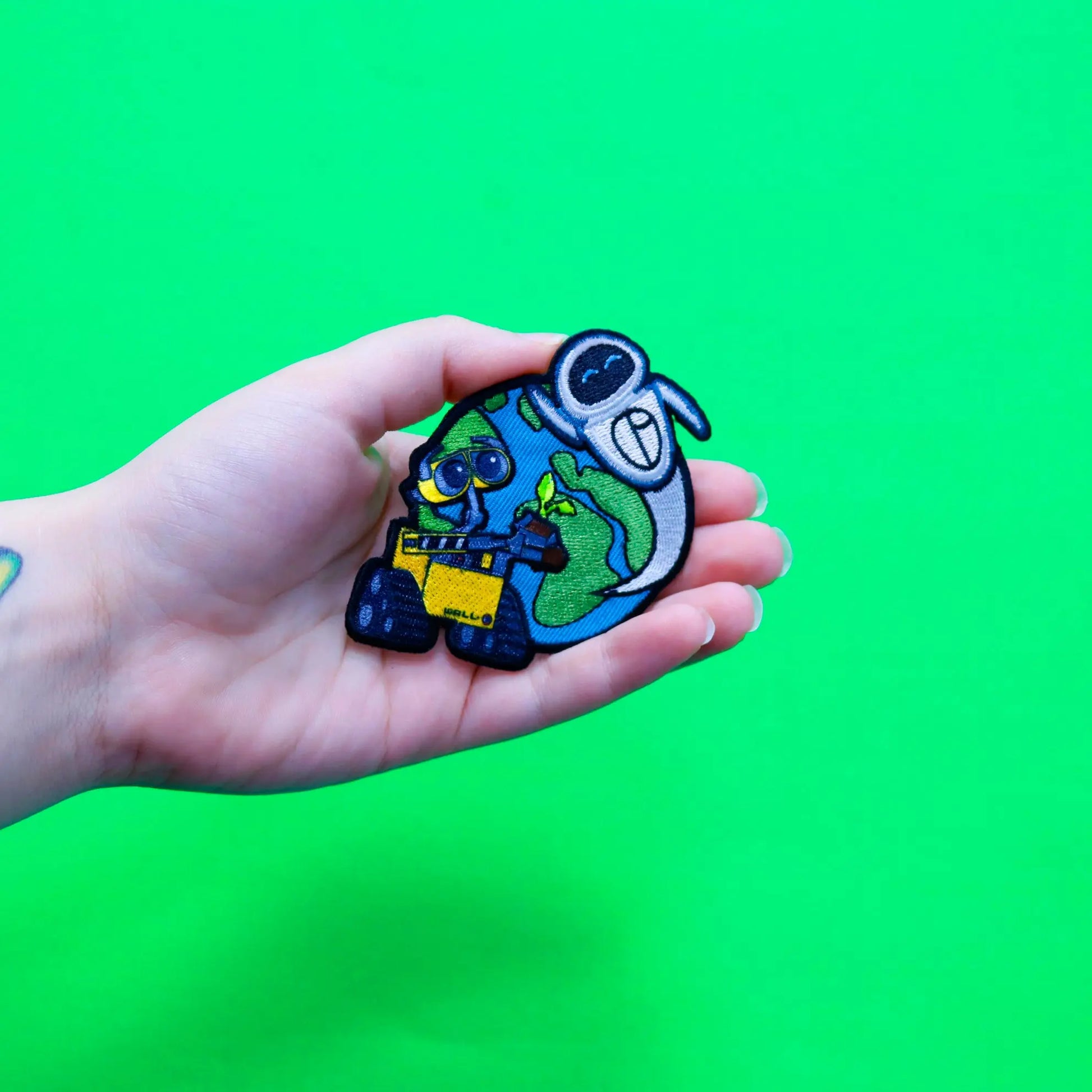 Official Wall-E And EVE With Earth Embroidered Iron On Patch